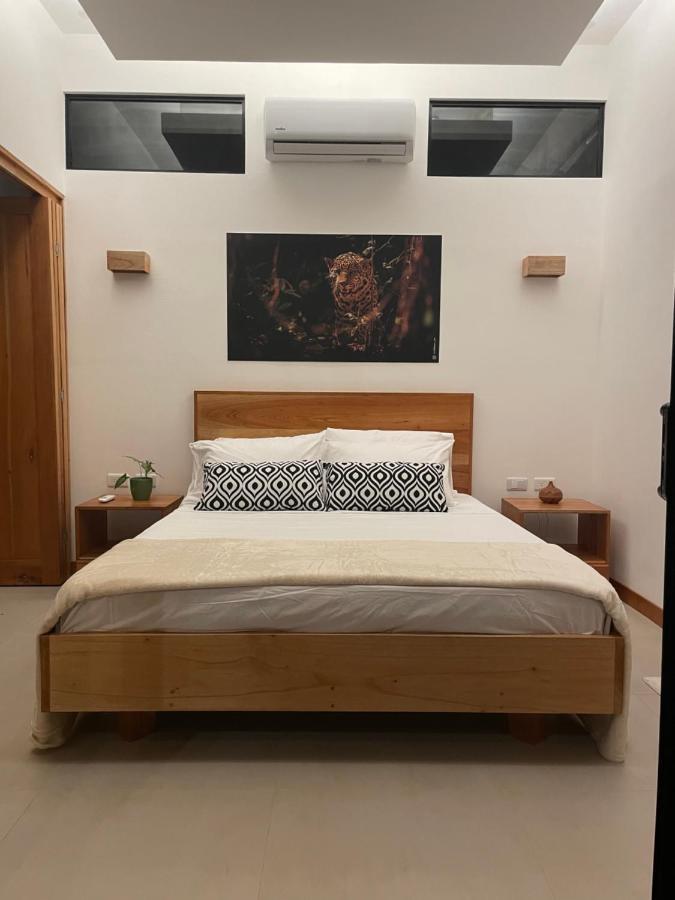 Caribbean Irie - Charming, Luxurious Bungalow In Nature With Ac & Fiber Optic Wifi Puerto Viejo de Talamanca Bagian luar foto