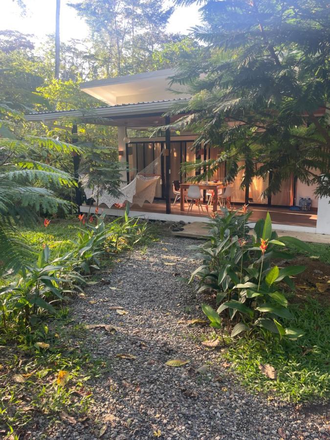 Caribbean Irie - Charming, Luxurious Bungalow In Nature With Ac & Fiber Optic Wifi Puerto Viejo de Talamanca Bagian luar foto